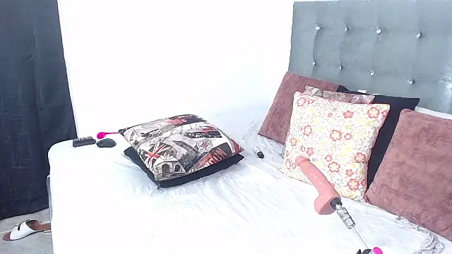 DaiishaWolf online show from 10.31.25