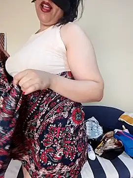 Snapshot of Diva_watine chatting on 10.14.25 Diva watine online show from 10.14.25