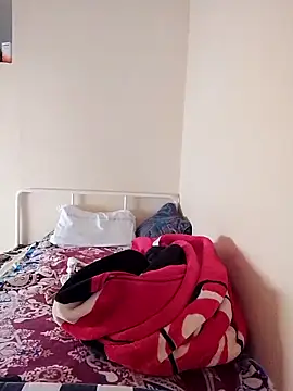 Snapshot of Diva_watine chatting on 10.21.25 Diva watine online show from 10.21.25