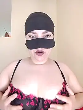 Snapshot of Diva_watine chatting on 10.23.25 Diva watine online show from 10.23.25