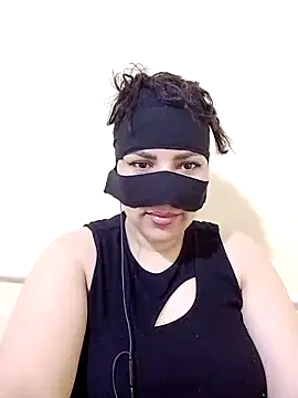 Snapshot of Diva_watine chatting on 10.29.25 Diva watine online show from 10.29.25