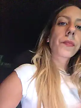 Snapshot of PetiteSecrets chatting on 11.05.25 PetiteSecrets online show from 11.05.25