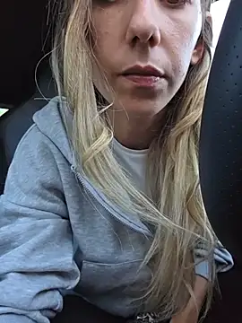 Snapshot of PetiteSecrets chatting on 11.16.25 PetiteSecrets online show from 11.16.25