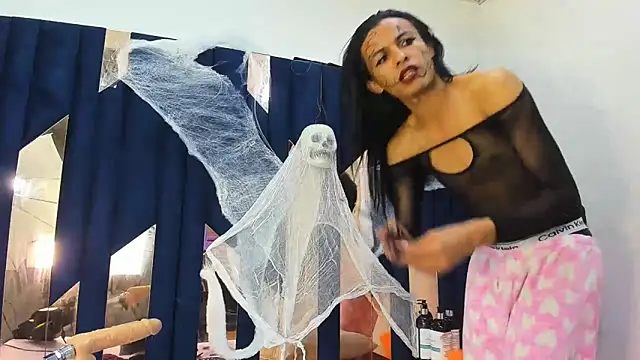 Aisha hotts777 online show from 10.29.25