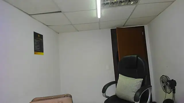 Aisha hotts777 online show from 03.03.26