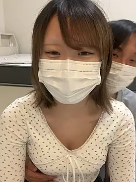 Snapshot of reon_reonreon chatting on 12.02.25 reon reonreon online show from 12.02.25