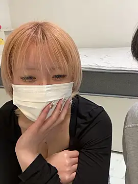 Snapshot of reon_reonreon chatting on 12.15.25 reon reonreon online show from 12.15.25