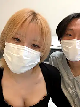 Snapshot of reon_reonreon chatting on 12.23.25 reon reonreon online show from 12.23.25