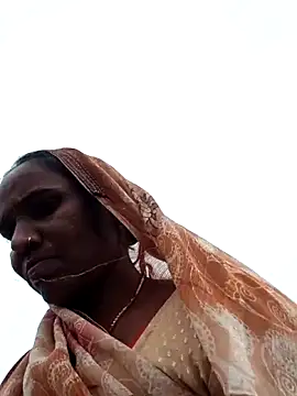 Snapshot of Pinky12A chatting on 10.27.25 Pinky12A online show from 10.27.25