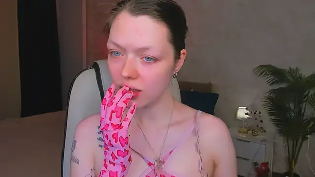 Lunar Lily online show from 01.14.26