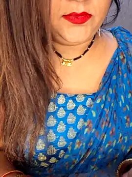 Snapshot of indian-hotmilfs chatting on 10.19.25 indian-hotmilfs online show from 10.19.25