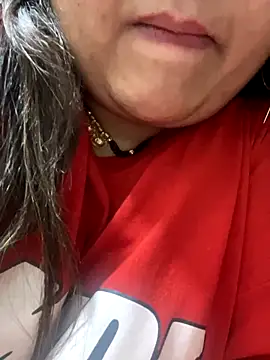 Snapshot of indian-hotmilfs chatting on 11.26.25 indian-hotmilfs online show from 11.26.25