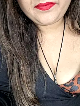 indian-hotmilfs online show from 12.18.25