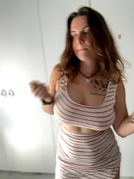 TenderLaGlamor online show from 09.24.25