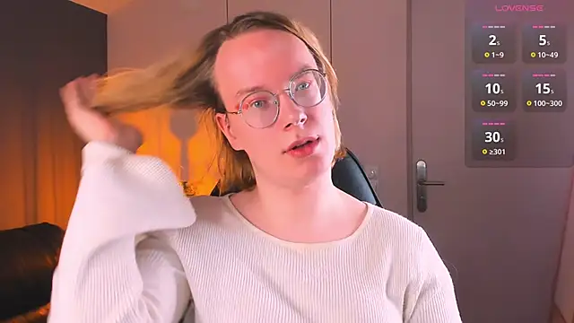 Amanda Butlerr online show from 10.05.25