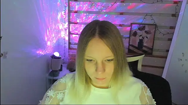 Snapshot of Kassandra_XX chatting on 10.23.25 Kassandra XX online show from 10.23.25