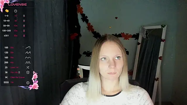 Snapshot of Kassandra_XX chatting on 10.28.25 Kassandra XX online show from 10.28.25