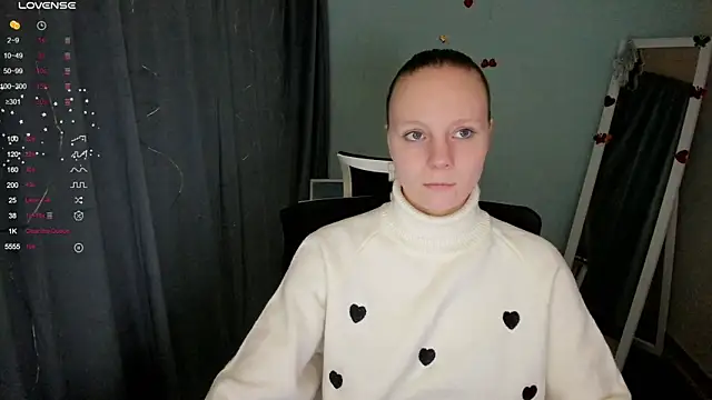 Snapshot of Kassandra_XX chatting on 11.10.25 Kassandra XX online show from 11.10.25