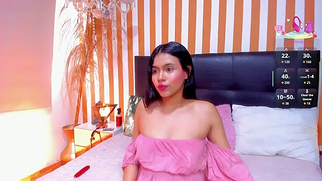 Snapshot of LunaToledo chatting on 10.23.25 LunaToledo online show from 10.23.25