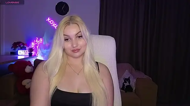 Snapshot of adrelaxina chatting on 05.18.26 adrelaxina online show from 05.18.26