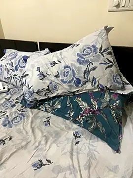 Horney spidy online show from 11.28.25