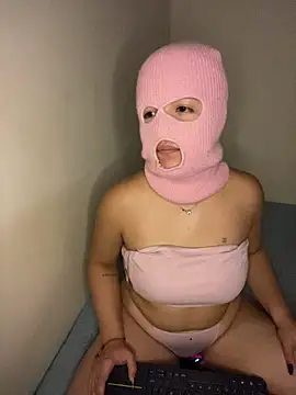 Snapshot of destiny69col chatting on 10.31.25 destiny69col online show from 10.31.25