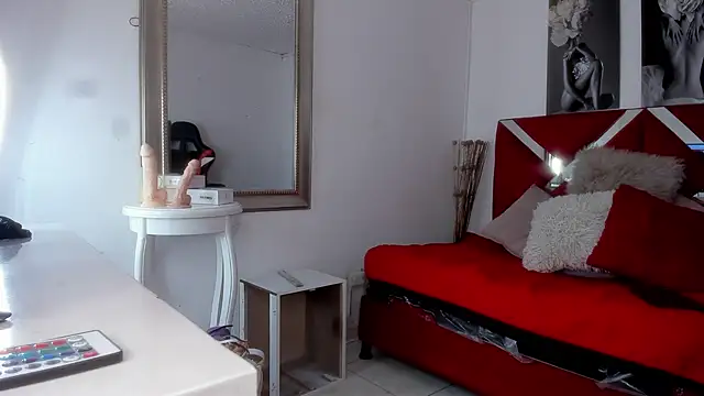 Snapshot of Mia_zafir chatting on 10.17.25 Mia zafir online show from 10.17.25