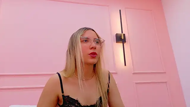 MaddieTease online show from 12.20.25