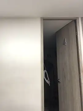 Miia Parker online show from 12.17.25