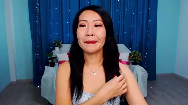 LiaPak online show from 09.23.25