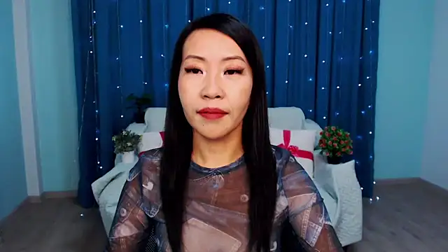 LiaPak online show from 10.17.25