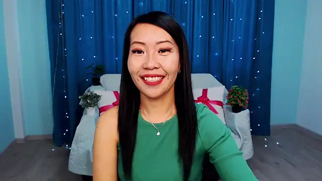 LiaPak online show from 10.24.25