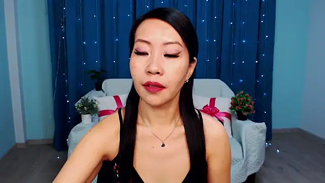 LiaPak online show from 11.05.25