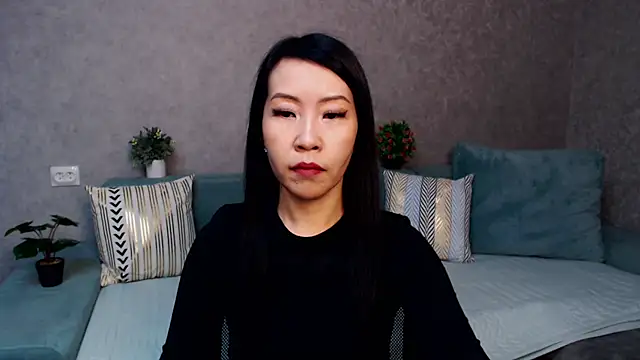 LiaPak online show from 11.13.25