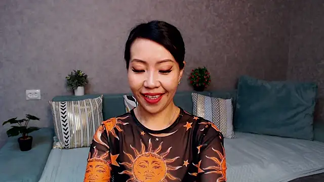 LiaPak online show from 11.14.25