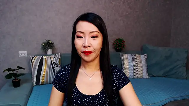 LiaPak online show from 11.24.25