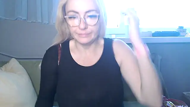 NADINNNE online show from 11.10.25