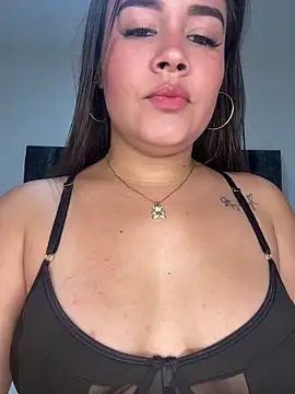 Snapshot of Bella-kim- chatting on 11.07.25 Bella-kim- online show from 11.07.25