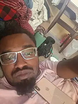 Snapshot of ReShawn24TM chatting on 10.06.25 ReShawn24TM online show from 10.06.25