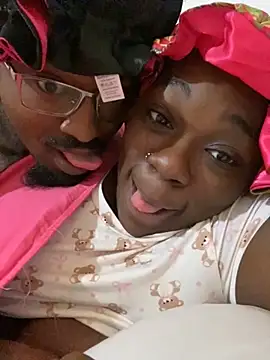 Snapshot of ReShawn24TM chatting on 11.19.25 ReShawn24TM online show from 11.19.25