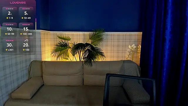 Snapshot of Hella_Fabel chatting on 11.23.25 Hella Fabel online show from 11.23.25