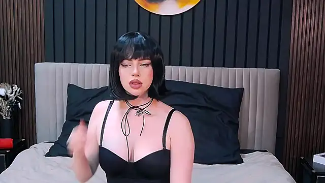 Snapshot of MilanaCeleste chatting on 11.19.25 MilanaCeleste online show from 11.19.25