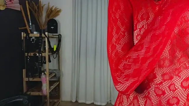 laracroftmansion online show from 04.13.26