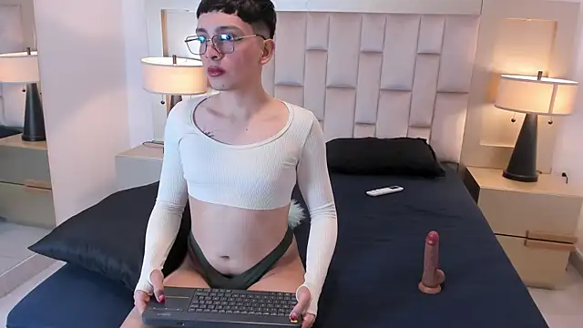 Snapshot of LiamHeat chatting on 10.11.25 LiamHeat online show from 10.11.25