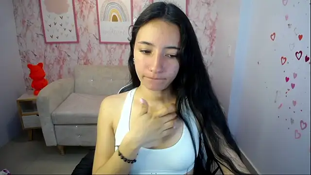 Snapshot of Kylie_ch1 chatting on 10.30.25 Kylie ch1 online show from 10.30.25