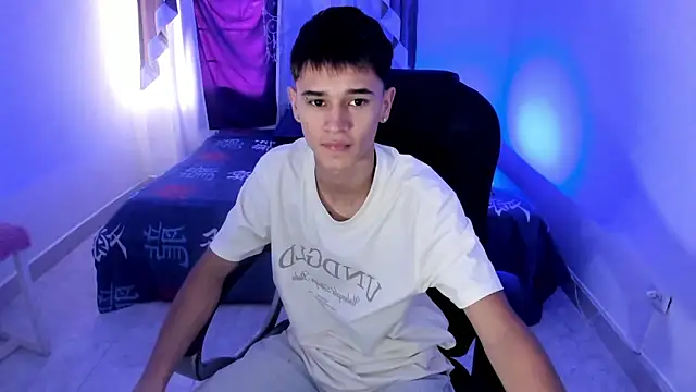 Aron Boyy online show from 10.03.25