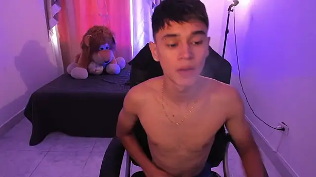 Aron Boyy online show from 04.04.26