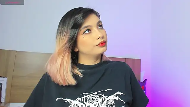 Akatsumi  online show from 10.15.25