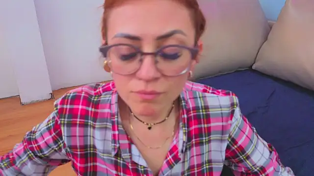 Snapshot of Victoria_Fallon chatting on 10.22.25 Victoria Fallon online show from 10.22.25