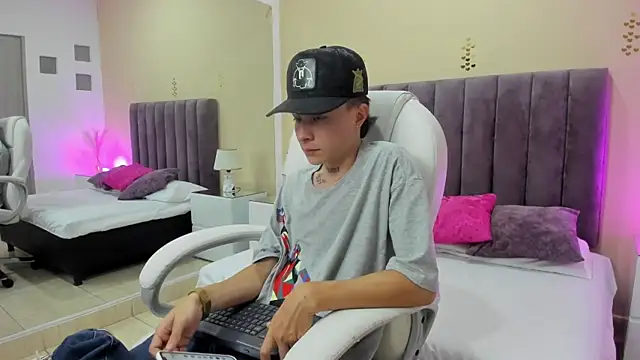 Nascary Fox online show from 09.29.25